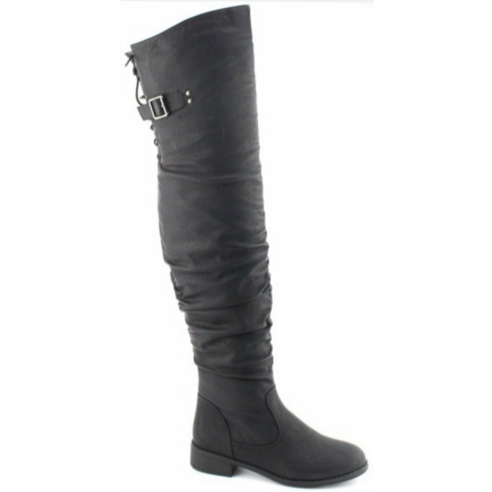 Knee length boots- black color